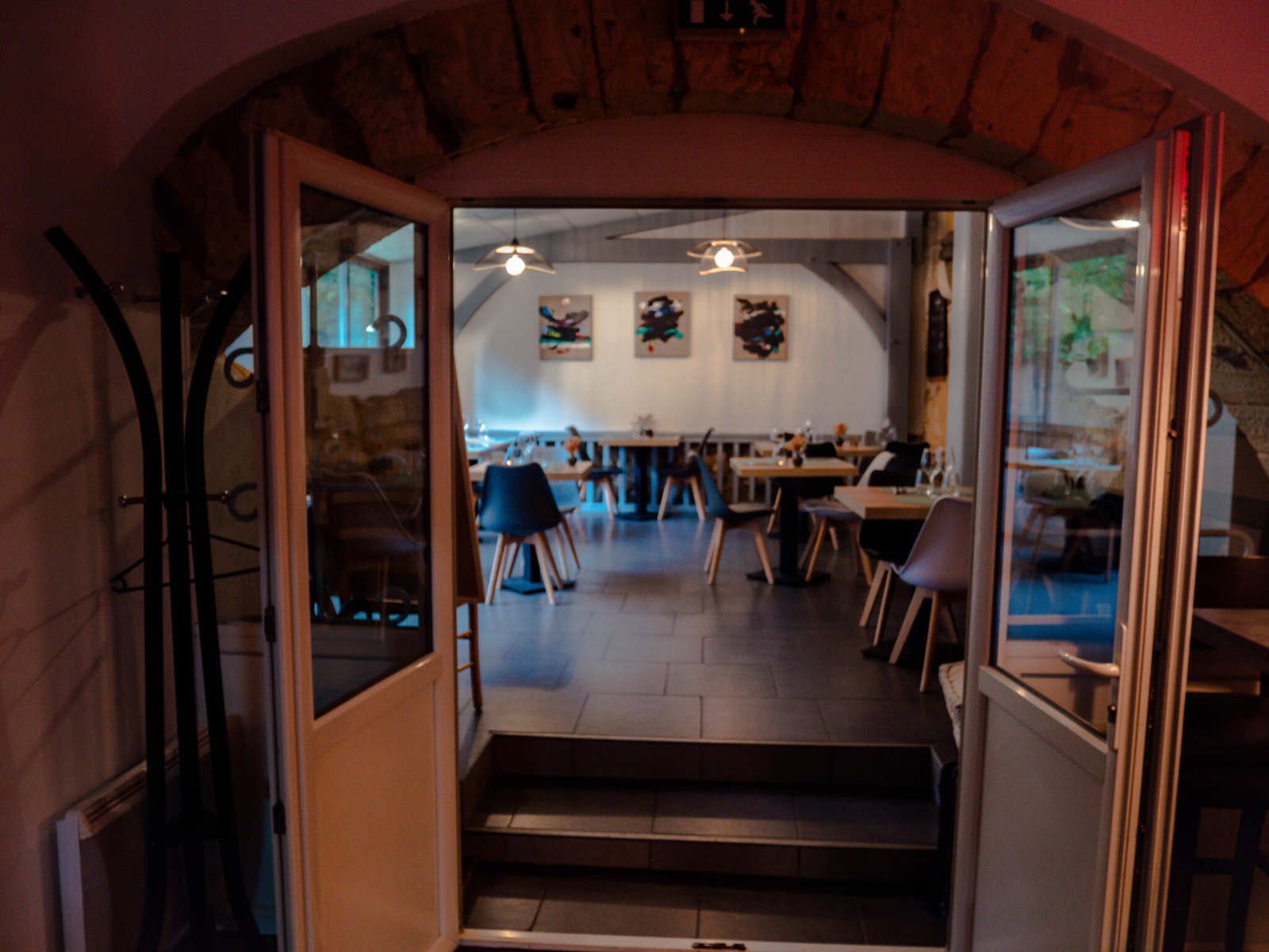 Entrée du restaurant Sous les Tilleuls à Périgueux.